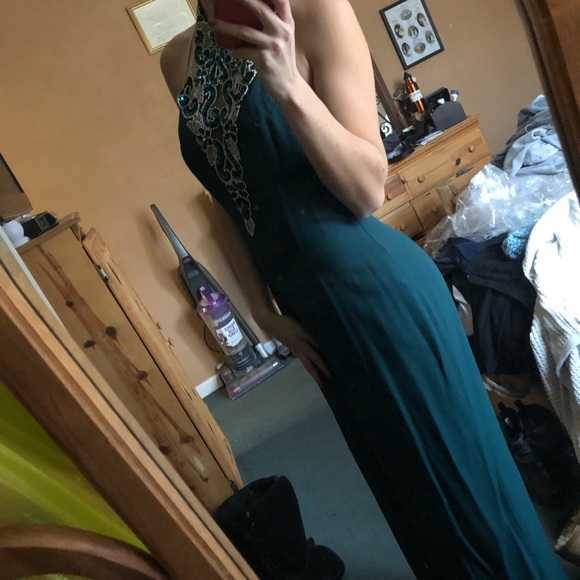 PROM/ FORMAL DARK GREEN DRESS HALTER NECK - Picture 2 of 7
